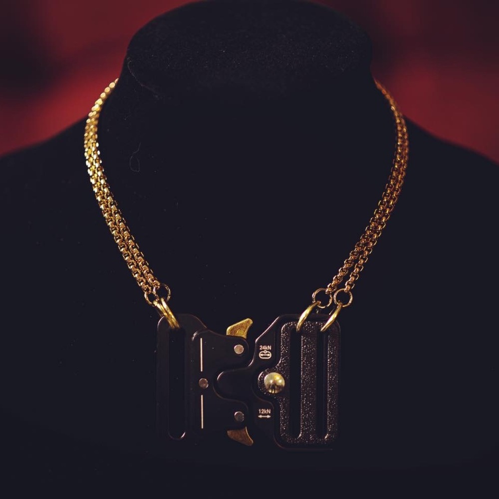 S E X L E S S • D E S I G N